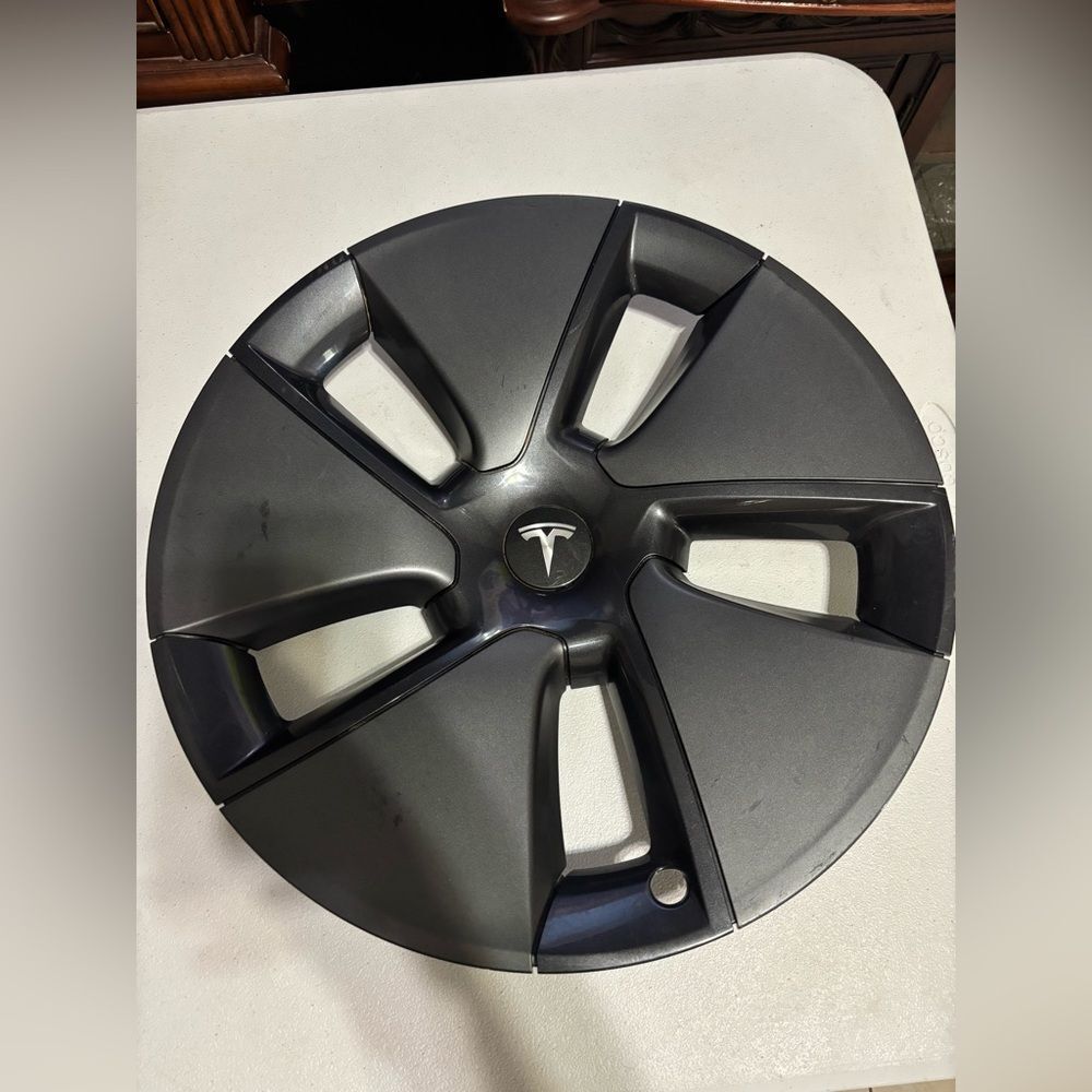 Tesla 3   2020 - 2024  AERO REFRESH  Hubcap Wheelcover   1044271-00-A